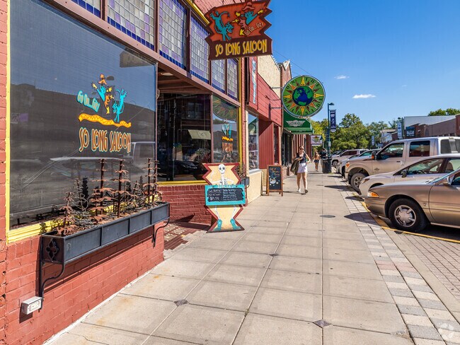 So Long Salon is a local favorite on game day.