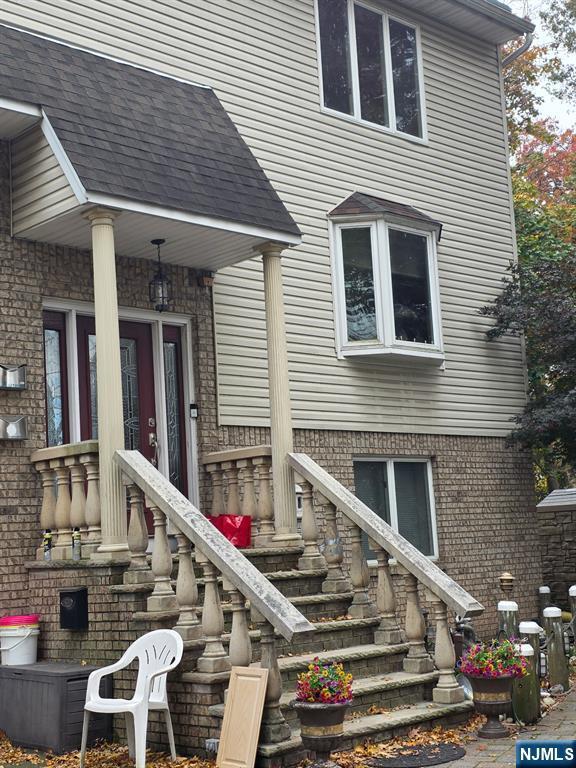 25 Elm Ave, Fairview, NJ 07022