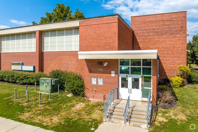 Sherman Elementary offers small class sizes and a focus on core academics.