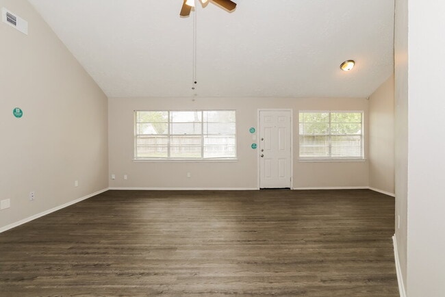 7318 Sunlight Ln, Houston, TX 77095 - photo 4