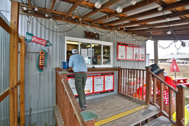 Valleybrook residents order local favorites at Dixie Bar BQ.