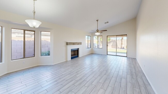 16343 N Oachs Dr, Surprise, AZ 85374 - photo 3