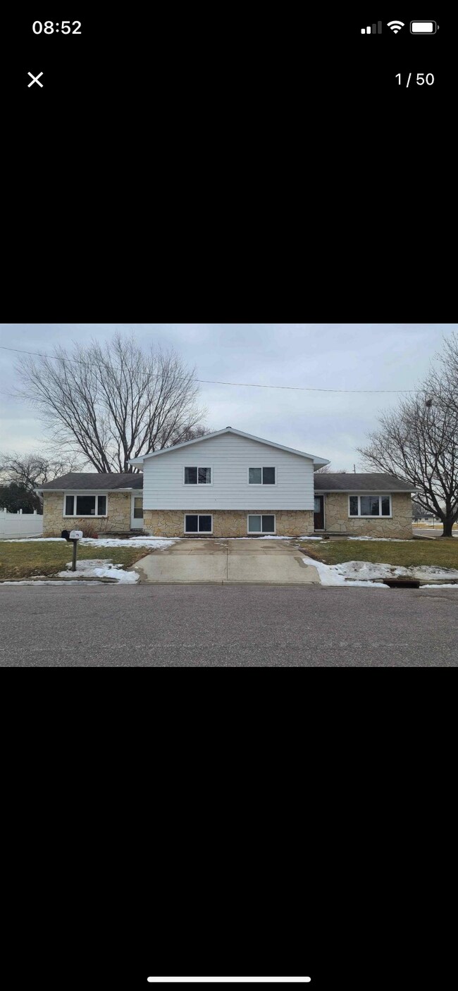 873 Lincoln Ave, Prairie Du Sac, WI 53578