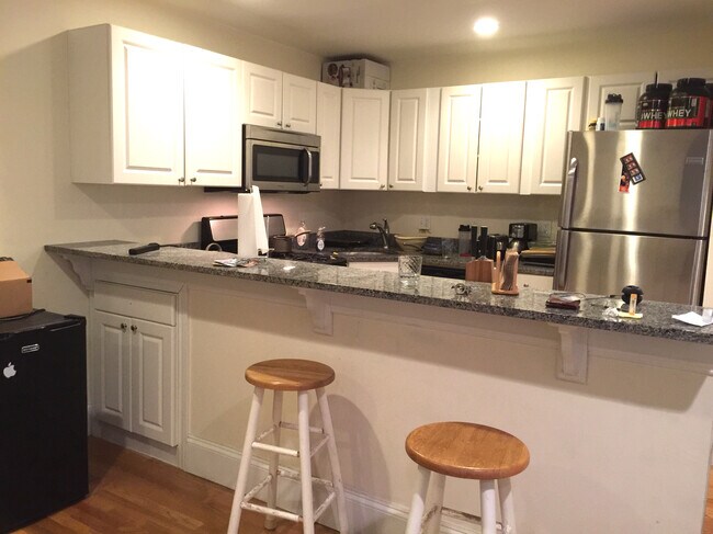 324 Saint Paul St unit 4, Brookline, MA 02446 - photo 3