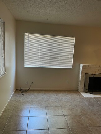 141 S 6th Ave Unit 1, Oakdale, CA 95361
