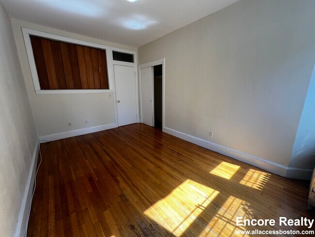 33 Lancaster Terrace unit 112, Brookline, MA 02446 - photo 6