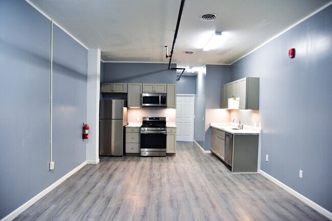 19 S George St unit 2, York, PA 17401 - photo 2