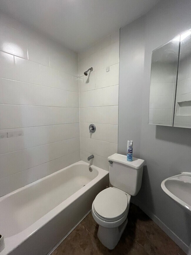 43 Storms Ave unit 1L, Jersey City, NJ 07306 - photo 4