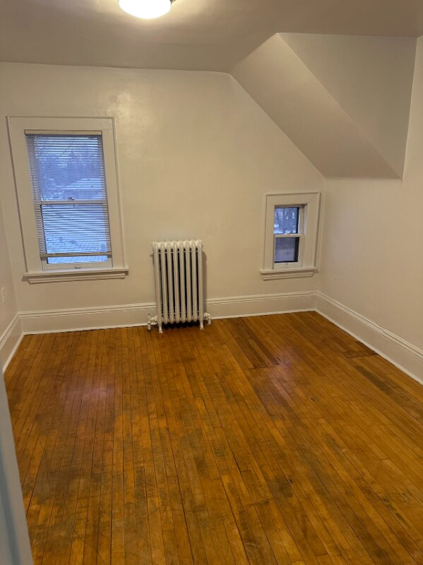 903 Sheridan Ave N unit Upper Unit, Minneapolis, MN 55411 - photo 4