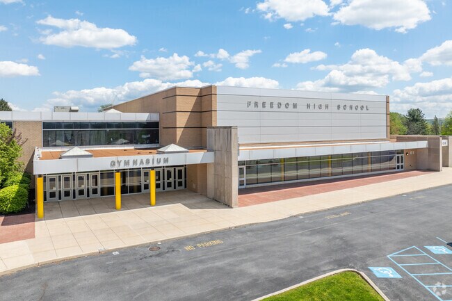 Freedom High School boasts a student to teacher ratio of 18 to 1.