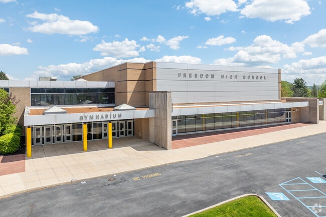 Freedom High School boasts a student to teacher ratio of 18 to 1.