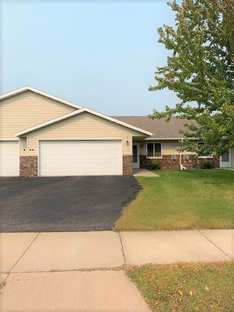 851 E Prairie Ln Unit 2, Eau Claire, WI 54703