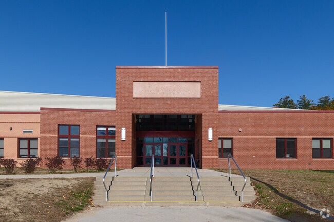 Biddeford Middle School serves students in grades 5-8.