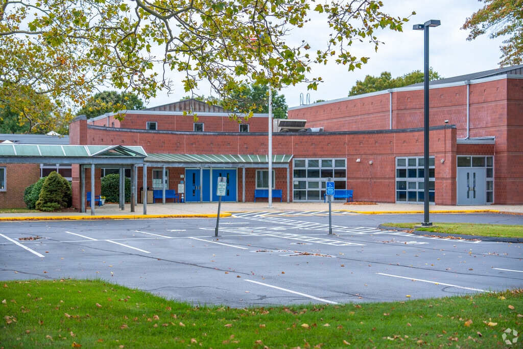 Old Saybrook Middle School serves students in grades 5th through 8th.