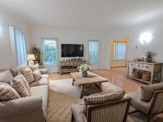 1200 N Gardner St Unit 5, West Hollywood, CA 90046