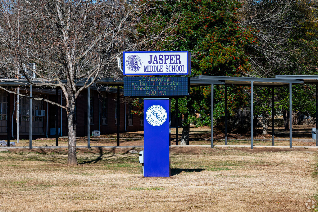 Jasper Middle School offer a variety of programs that challenge children.