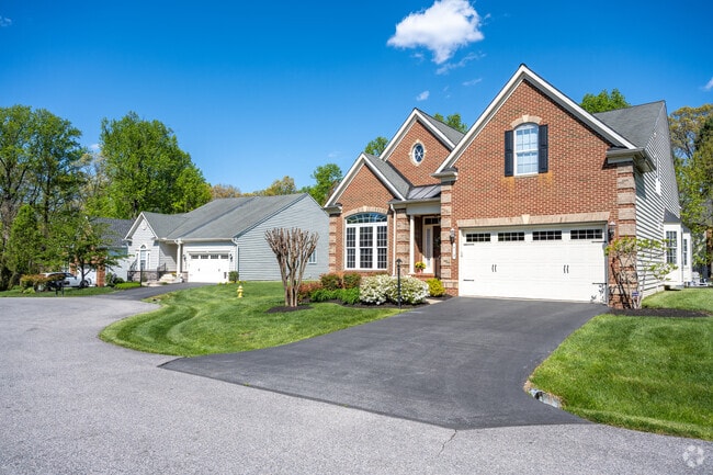 Living in Severna Park gives you many great housing options.
