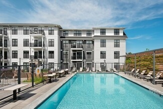 9 Village Green S, Plymouth, MA 02360