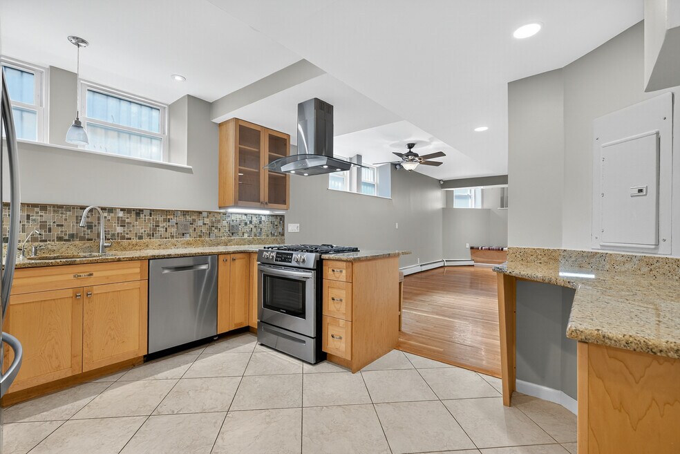 55 Thatcher St unit A, Brookline, MA 02446 - photo 1