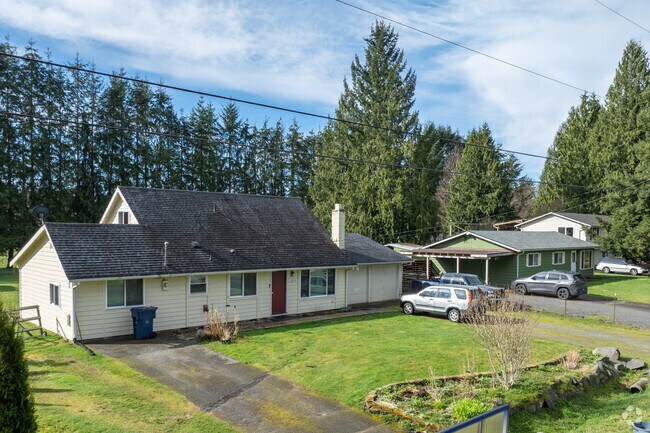 Acreage for properties vary from smaller lots to large country fields in Lochsloy.