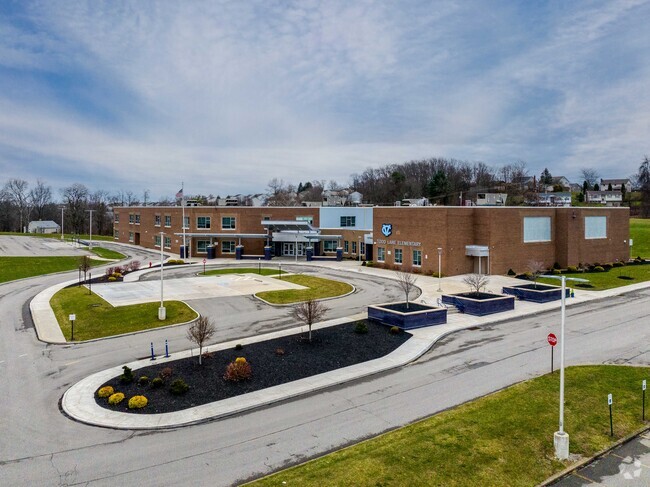 Todd Lane Elementary School is a public school for grades 3-5 and earned a B from Niche.