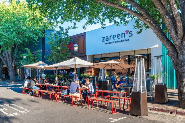 A wide variety of dining options are steps away from Staumbaugh Heller.