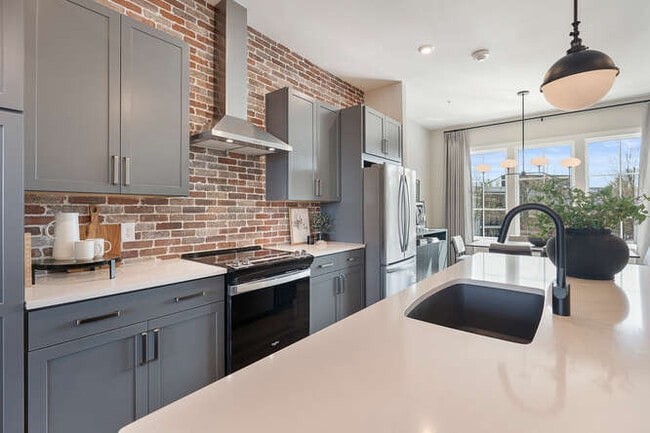 Stein Steel - Stack Quarters unit 8, Atlanta, GA 30316 - photo 4