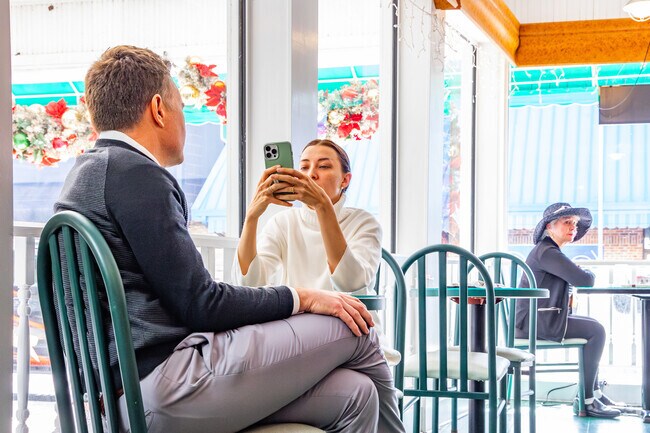 Enjoy your breakast in Leesburg at The Florida Porch Cafe.