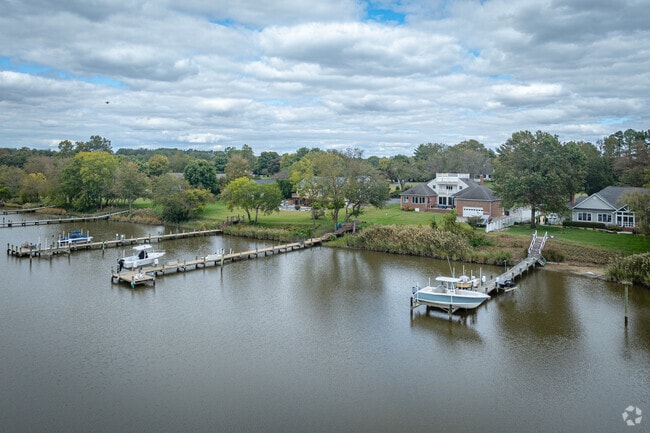Riverside estates in Centreville, Md offer private access to the Chesapeake.