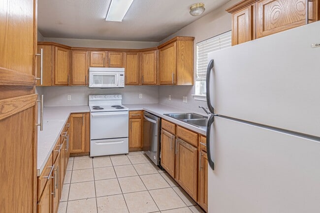 3819 Oldenburg Ln, College Station, TX 77845 - photo 6