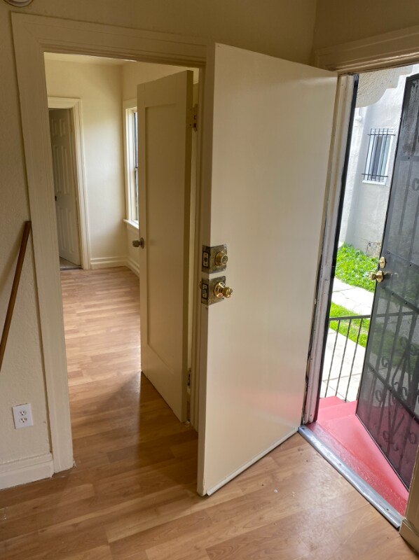 6328 Brynhurst Ave unit B, Los Angeles, CA 90043 - photo 2