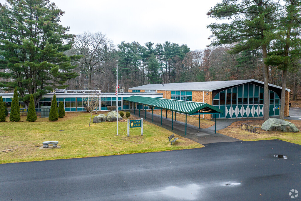 The main entrance to the Pine Glen Elementary School in Burlington, MA.