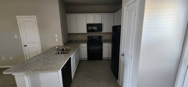 7239 Converse Ridge Ln, Windcrest, TX 78239 - photo 3