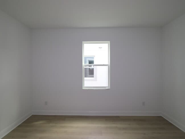 31297 Pendleton Landing Cir, Wesley Chapel, FL 33545 - photo 6