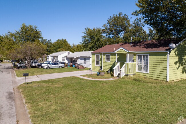You will find rows of bungalow homes throughout North Evanston Place.