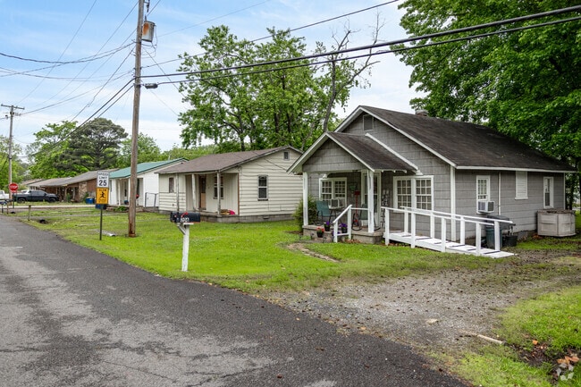Most homes in Cabot were built in the 1900s.