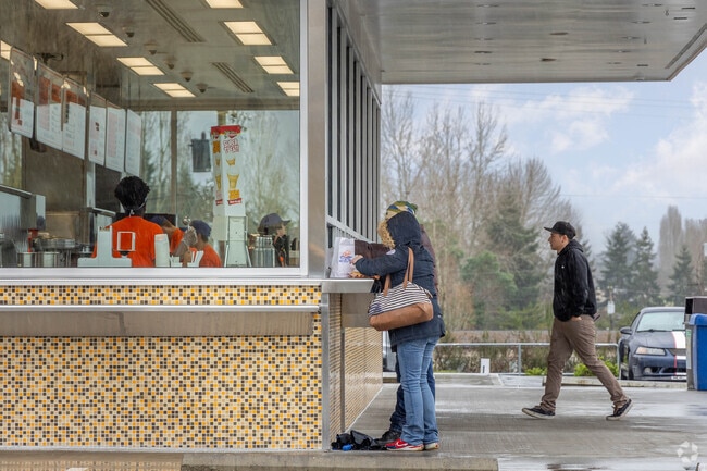 Near South Des Moines, residents love to stop into Dick's Drive-In for some tasty burgers.