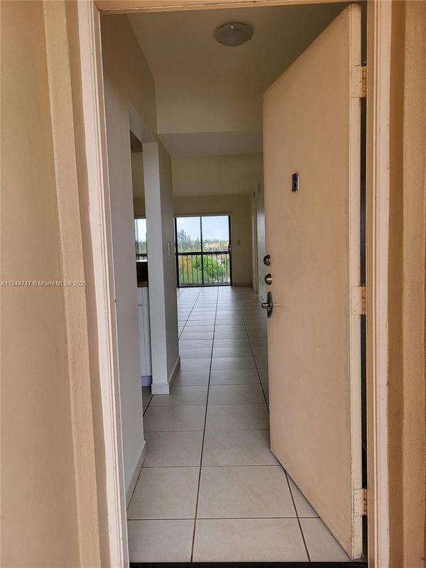 10155 NW 9th St Cir, Miami, FL 33172