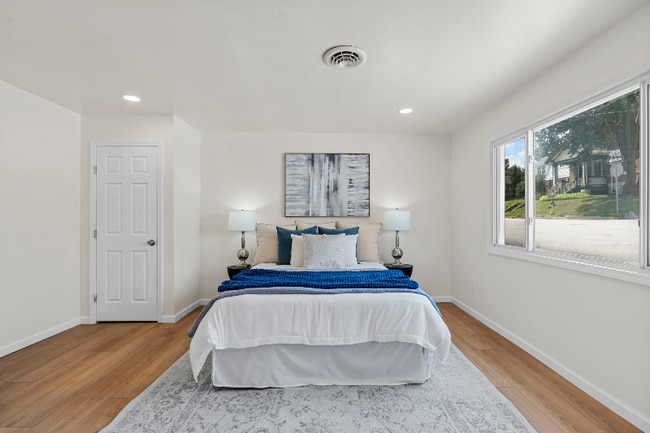 800 N 4th St, Saint Charles, MO 63301 - photo 5