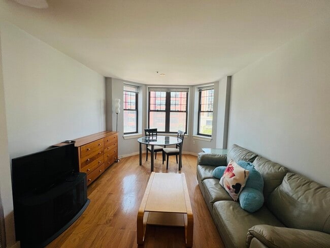 500 Commonwealth Ave unit 3A, Boston, MA 02215 - photo 2