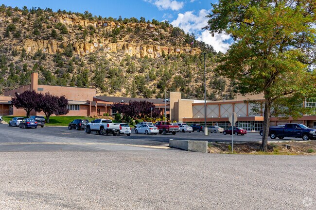 Valley High School earns a B- minus from Niche.