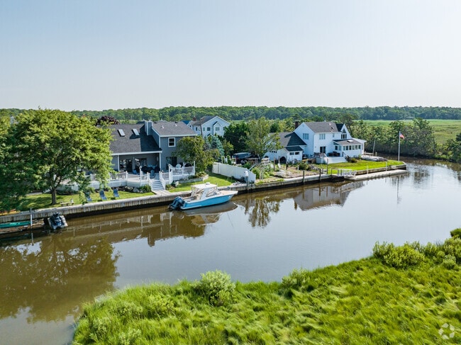 These waterfront homes in Oakdale have an unforgettable view of the bay every day.