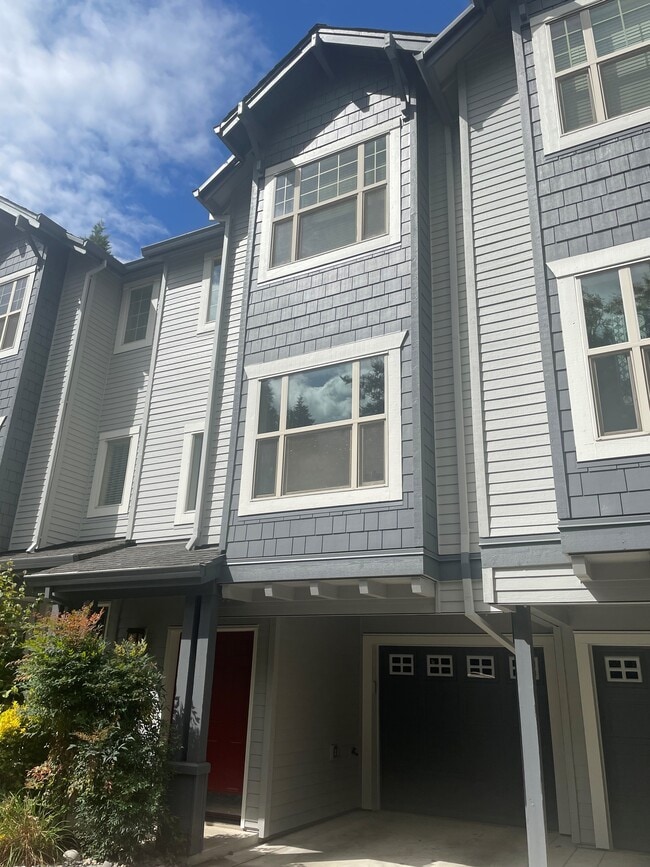 1935 NE 50th Way Unit 1, Hillsboro, OR 97124