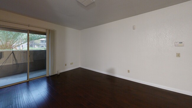 2606 S Durango Dr unit 128, Las Vegas, NV 89117 - photo 2
