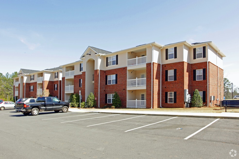 Hallmark Talladega, Talladega, AL 35160 - photo 1