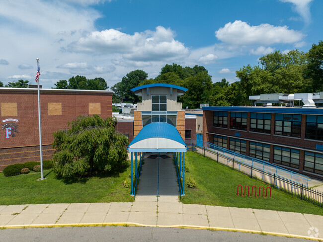 Finneytown Elementary School teaches Brentwood students in grades 2-5.