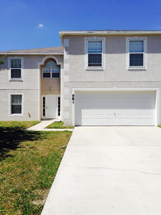 981 SW Mcelroy Ave, Port Saint Lucie, FL 34953 - photo 3