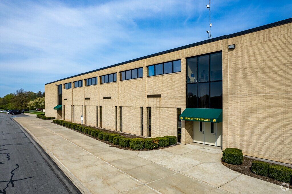 Carlynton Junior-Senior High School is located in Robinson.