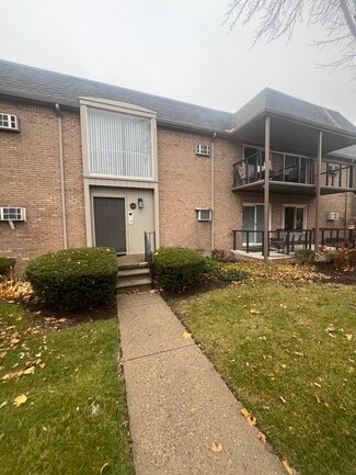 1709 E 14 Mile Rd Unit A, Birmingham, MI 48009