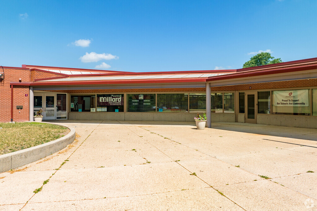 Rockwell Elementary School is named after the American painter Norman Rockwel.